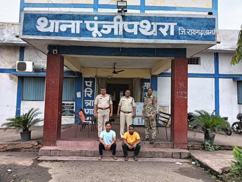 CRIME NEWS : पुलिस ने ट्रक में लोड 2 टन अवैध कबाड़ के साथ दो आरोपियों को किया गिरफ्तार, आरोपियों को बाइक चोरी के अपराध में भेजा गया रिमांड पर….!