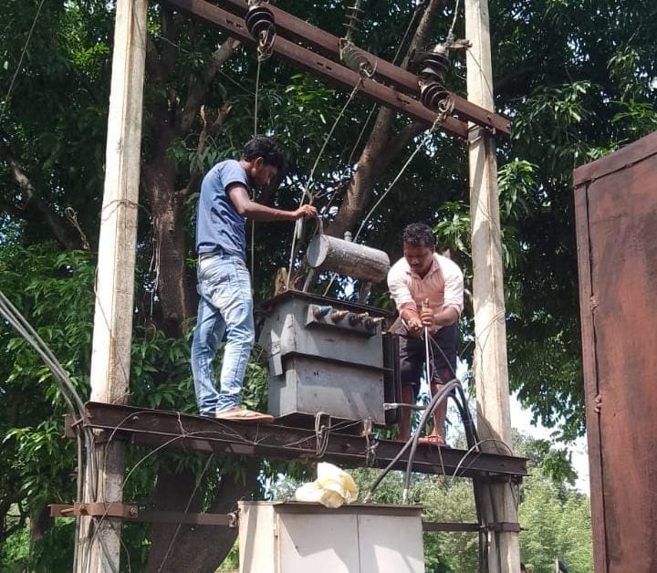 जशपुर : सीएम कैंप कार्यालय की पहल पर ग्रामीणों को मिली अंधेरे से मुक्ति