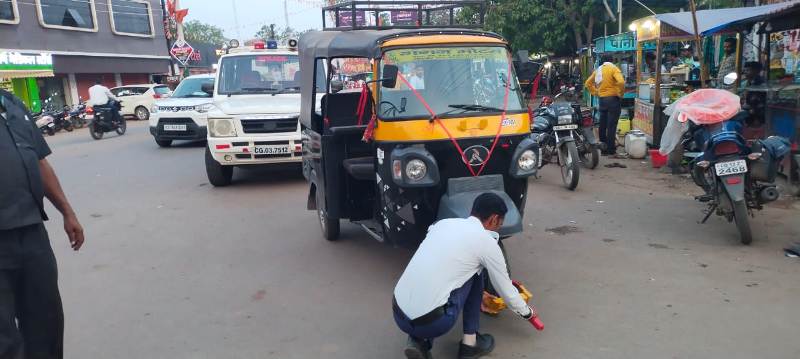 शराब पी कर वाहन चलाने वाले एवं यातायात नियमों का उल्लंघन करने वालों के विरुद्ध मोटर वाहन अधिनियम की विभिन्न धाराओं के अंतर्गत की जा रही है लगातार कार्यवाही.