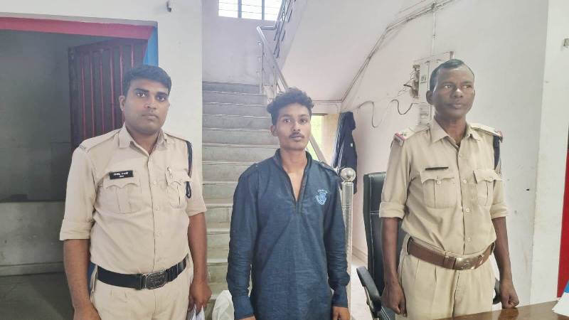 पुलिस ने दुष्कर्म के फरार आरोपी को दुर्ग जिले से किया गिरफ्तार : पीड़िता को शादी का प्रलोभन देकर बनाया शारीरिक संबंध