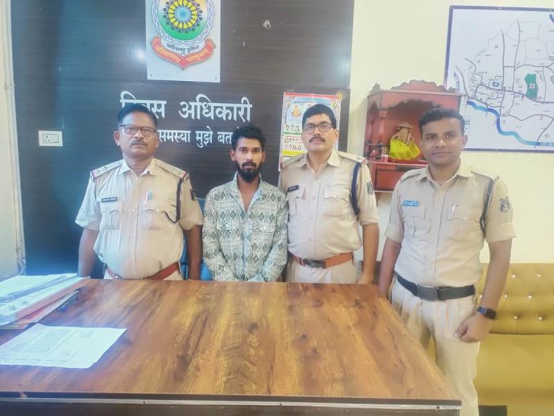 अवैध शराब बिक्री हेतु रखने वाले 2 आरोपी पुलिस की गिरफ्त में, 58 पाव देशी प्लेन शराब जप्त कर आबकारी एक्ट में की गई कार्यवाही