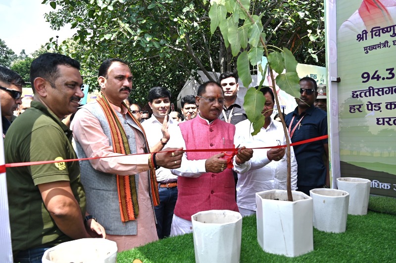 एक पेड़ महतारी के नाम महाभियान का शुभारंभ : प्रकृति को सहेजने के इस महती आंदोलन का हिस्सा बनें आम नगारिक – मुख्यमंत्री विष्णु देव साय