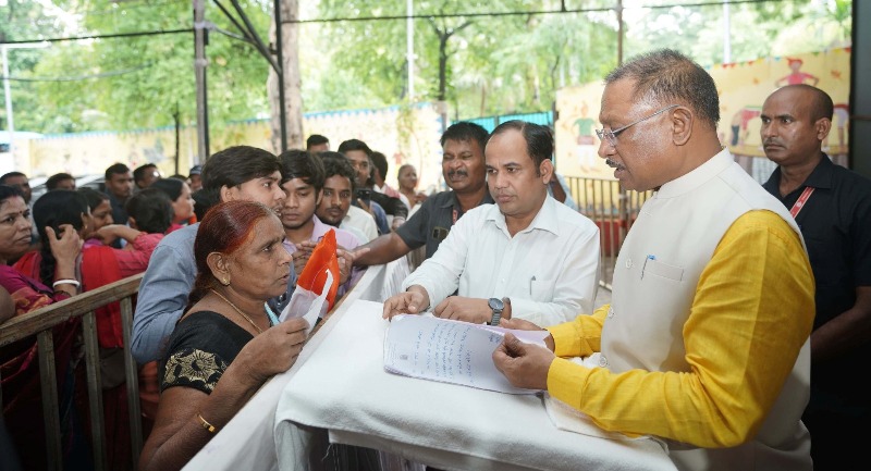 सीएम जनदर्शन : फौजी की पत्नी को नहीं मिल रही पूरी पेंशन, मुख्यमंत्री से लगाई मदद की गुहार