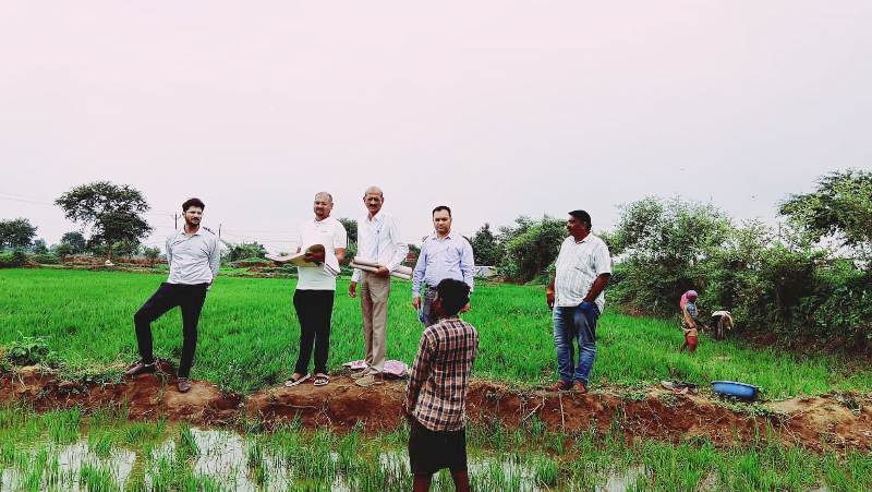 गिरदावरी में गड़बड़ी पर कलेक्टर सख्त : अधिकारियों को दिए निर्देश, किसानों से की बात