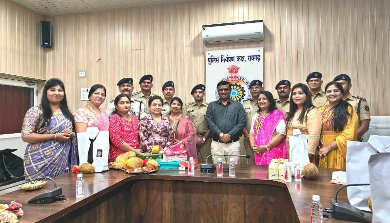 रक्षा-बंधन : लायंस क्लब रायगढ़ प्राइड की बहनों ने पुलिसकर्मियों को बांधी राखी – पुलिस ने दिया सुरक्षा का वचन !