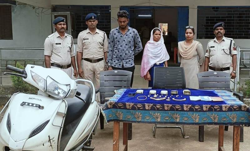 घर में घुसकर की गई लाखों की चोरी, पुलिस ने गिरोह का किया पर्दाफाश, चोरी के आरोप में एक नाबालिग सहित चार गिरफ्तार