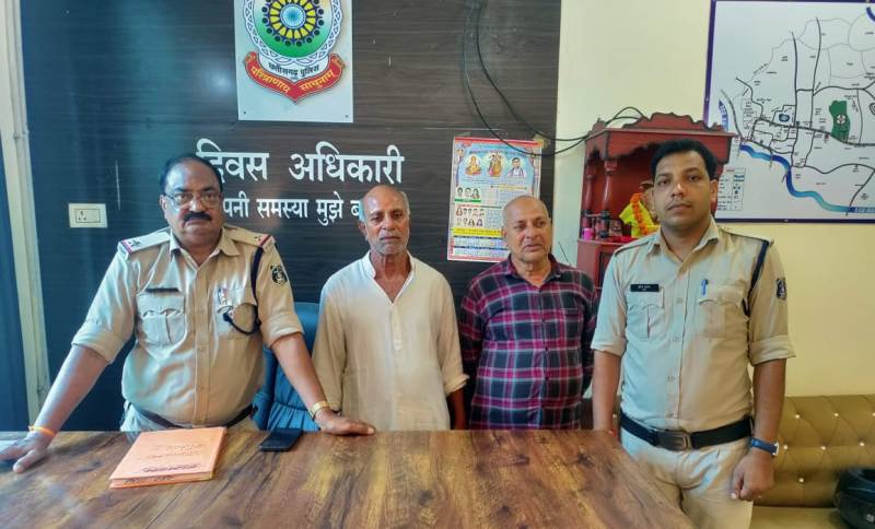 शासकीय उचित मूल्य के दुकान में हेरफेर करने वाले 2 संचालक पुलिस की गिरफ्त में, दोनों आरोपियों द्वारा अलग-अलग दुकानों में कुल 42 लाख रू. के राशन सामाग्री का किया गया हैं गबन