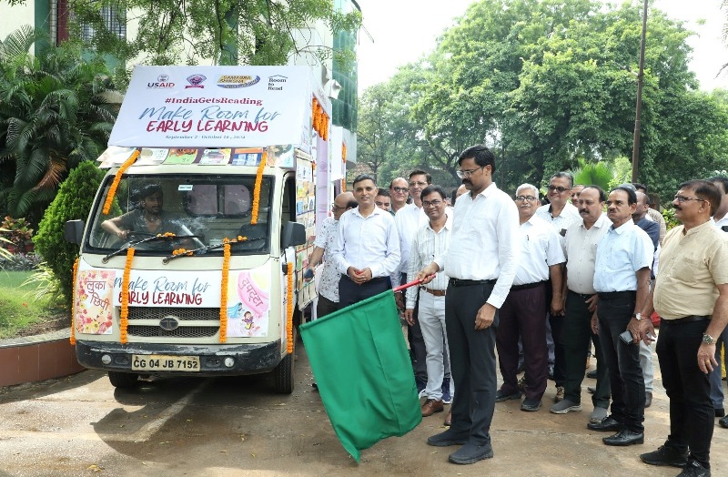 निपुण भारत मिशन : पठन कौशल को बढ़ावा देने के लिए नई पहल, मोबाइल लाइब्रेरी वेन का हुआ शुभारंभ