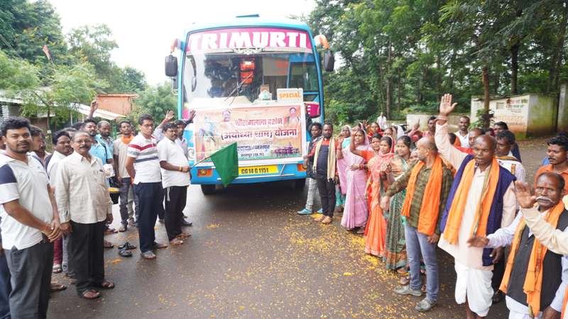 मुख्यमंत्री के प्रयास से जशपुरवासियों को श्रीराम दर्शन का सौभाग्य : 204 श्रद्धालुओं का दल हुआ रवाना