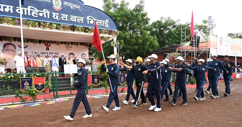 प्रथम वाहिनी भिलाई में आयोजित प्रथम अखिल भारतीय वेटलिफ्टिंग प्रतियोगिता में शामिल हुए मुख्यमंत्री विष्णुदेव साय, कहा- खेलों के संरक्षण एवं संवर्धन के लिए किये जा रहे हरसंभव प्रयास