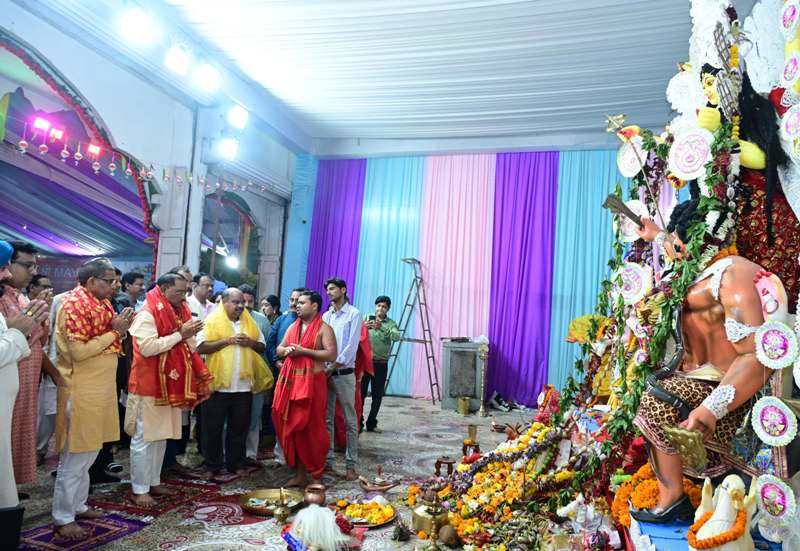 मुख्यमंत्री विष्णुदेव साय कालीबाड़ी दुर्गा पूजा उत्सव में हुए शामिल