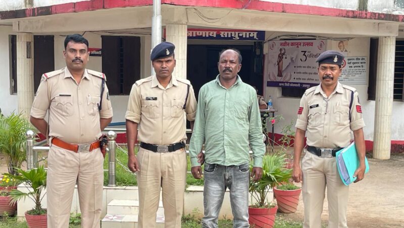 जशपुर पुलिस को मिली बड़ी सफलता : फरार चल रहा कुख्यात गौ तस्कर नसीब खान गिरफ्तार, छत्तीसगढ़ से झारखंड तक फैला था तस्कर का नेटवर्क