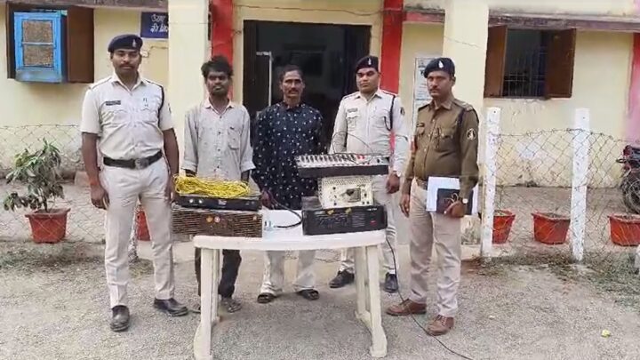 जांजगीर-चांपा पुलिस की बड़ी कामयाबी : सुने मकान में चोरी का 1 लाख 5 हजार रुपये का माल बरामद…दो आरोपी गिरफ्तार…भेजा गया न्यायिक रिमांड पर.