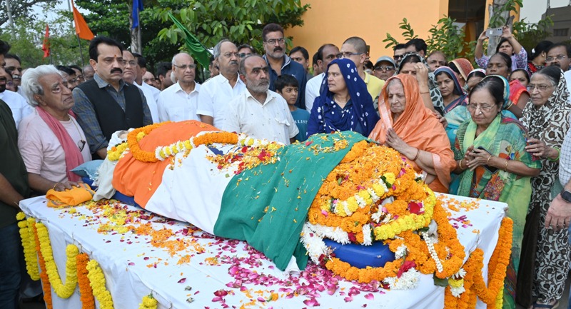 पूर्व राज्यसभा सांसद एवं प्रख्यात समाज सेवी श्री श्रीगोपाल व्यास को राजकीय सम्मान के साथ दी गई अंतिम विदाई