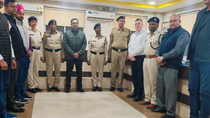 सरगुजा पुलिस : जिले में कार्यरत चार आरक्षकों को प्रधान आरक्षक के पद पर किया गया पदोन्नत.