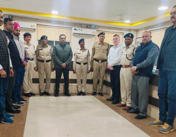 सरगुजा पुलिस : जिले में कार्यरत चार आरक्षकों को प्रधान आरक्षक के पद पर किया गया पदोन्नत.