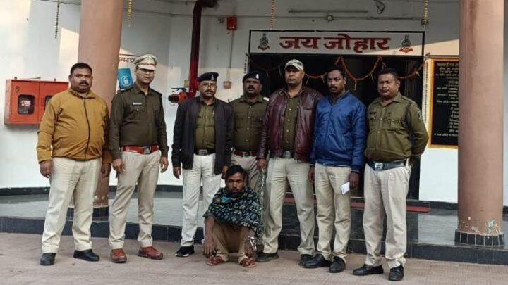 पत्नी की हत्या करने वाले आरोपी पति को चौकी खड़गवां पुलिस ने किया गिरफ्तार