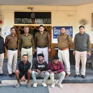 सुने मकान से चारपहिया वाहन एवं एसी आउटडोर यूनिट चोरी के मामले में सरगुजा पुलिस की त्वरित कार्यवाही : प्रकरण में तीन आरोपी किये गये गिरफ्तार… कार्यवाही कर भेजा गया न्यायिक अभिरक्षा में.