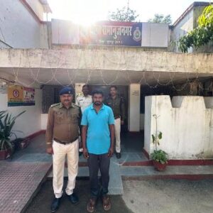 नशे की सप्लाई चेन पर सूरजपुर पुलिस का बड़ा प्रहार : नशीली सामग्री के मुख्य तस्कर क्रेता को किया गया गिरफ्तार.