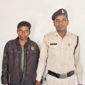 पत्नि की हत्या करने का फरार आरोपी पति मनी राम को जशपुर पुलिस ने डाल्टनगंज-झारखंड से किया गिरफ्तार