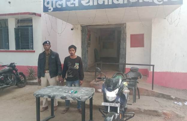 जशपुर में ऑटो पार्ट्स दुकान में चोरी का प्रयास : पुलिस ने एक नाबालिग सहित दो आरोपियों को किया गिरफ्तार