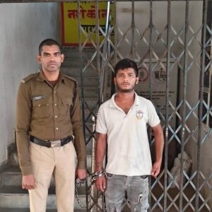 धारदार चाकू के साथ आरोपी चाहत सेन गिरफ्तार