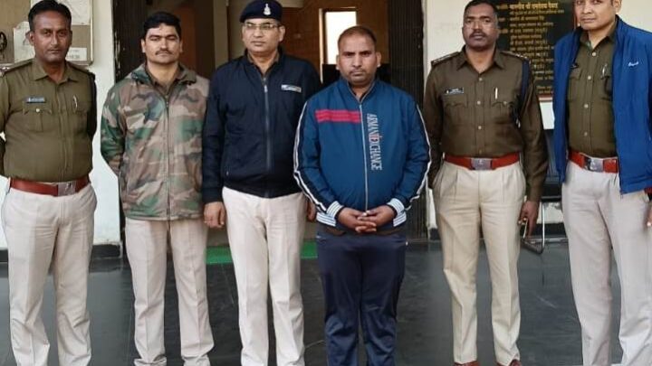 अश्लील फोटो वायरल करने की धमकी देने वाले युवक को पुलिस ने नागपुर महाराष्ट्र से पकड़ा