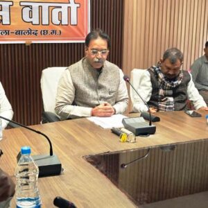 बालोद में विधायक राजेश मूणत की प्रेस कांफ्रेंस : गिनाई छत्तीसगढ़ सरकार के एक वर्ष के कार्यकाल की प्रमुख उपलब्धियाँ… सरकार को बताया प्रदेश के सभी वर्गों के कल्याणकारी.