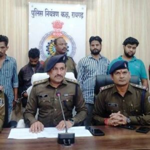 चोर और अवैध कबाड़ियों पर रायगढ़ पुलिस ने कसा शिकंजा : चक्रधरनगर पुलिस की कार्यवाही में दो शातिर चोर और दो कबाड़ी गिरफ्तार…डेढ़ लाख के स्पेयर पार्ट्स सहित ₹5 लाख की संपत्ति जब्त.