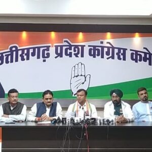प्रदेश में उठाव नहीं होने के कारण धान खरीदी बंद हो गयी है…भाजपा की आपसी गुटबाजी के कारण राईस मिलरों से गतिरोध – दीपक बैज
