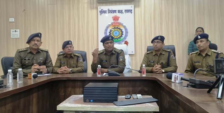 रायगढ़ पुलिस की बड़ी कार्यवाही : पश्चिम बंगाल से गिरफ्तार किए गए तीन ऑनलाईन शेयर मार्केट ठग…एक करोड़ से अधिक की ऑनलाईन ठगी का हुआ खुलासा.