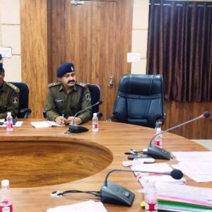 नगरीय निकाय एवं त्रिस्तरीय पंचायत चुनाव 2025 : डीआईजी व एसएसपी सूरजपुर ने आदर्श आचार संहिता का कड़ाई से पालन करने के दिए निर्देश.