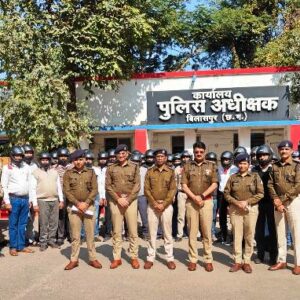चेतना अभियान के अंतर्गत सड़क सुरक्षा माह कार्यक्रम में पुलिस अधीक्षक श्री रजनेश सिंह द्वारा किया गया हेलमेट वितरण… 200 अधिकारी एवं जवान हुए लाभान्वित.