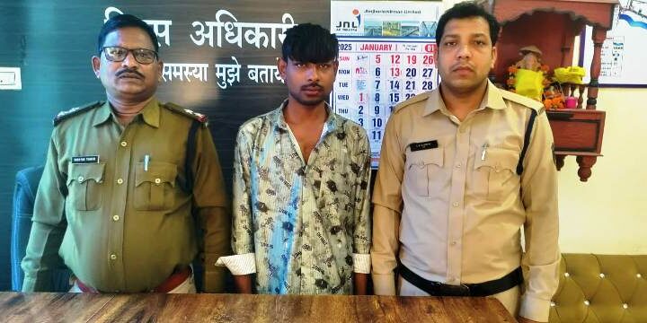 थाना क्षेत्र में अशांति फैलाने वालों के विरूद्ध सरकण्डा पुलिस की कार्यवाही : धारदार हथियार लहराकर आने जाने वाले लोगों को भयभीत करने वाला आरोपी गिरफ्तार… किया गया न्यायालय में पेश.