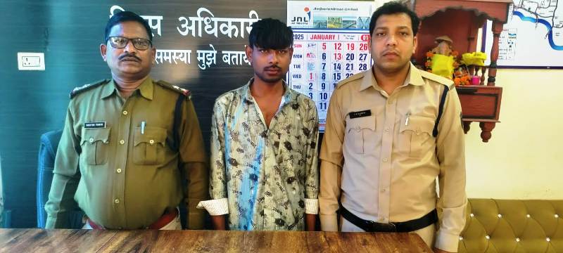 थाना क्षेत्र में अशांति फैलाने वालों के विरूद्ध सरकण्डा पुलिस की कार्यवाही : धारदार हथियार लहराकर आने जाने वाले लोगों को भयभीत करने वाला आरोपी गिरफ्तार… किया गया न्यायालय में पेश.