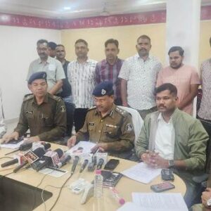 अंधे कत्ल की गुत्थी सुलझी, सीसीटीवी विश्लेषण के आधार पर आरोपी बृजेश ओझा गिरफ्तार, घटना में प्रयुक्त वाहन और मोबाइल फोन जब्त, शारीरिक संबंध का भेद खुलने के डर से की हत्या