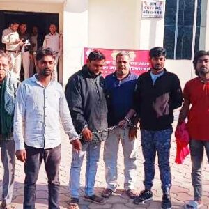 थाना क्षेत्र में अशांति फैलाने वाले बदमाशों पर बिलासपुर पुलिस का प्रहार : नशाखोरी कर उपद्रव करने वाले असामाजिक प्रवृत्ति के 02 लोगों को पुलिस द्वारा किया गया गिरफ्तार