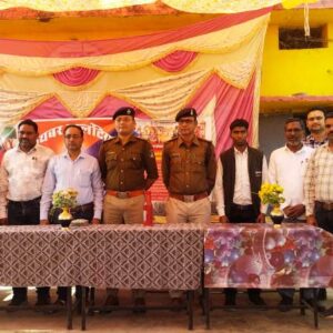 जिला बलौदाबाजार-भाटापारा पुलिस द्वारा शासकीय उच्चतर माध्यमिक विद्यालय ग्राम कुम्हारी में आयोजित किया गया साइबर जागरूकता कार्यक्रम.