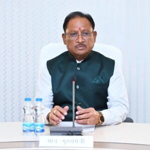 लाल आतंक की हार, शांति की जीत: विजयादशमी पर बीजापुर में 103 नक्सलियों का सामूहिक आत्मसमर्पण, 1 करोड़ से अधिक के इनामी भी शामिल