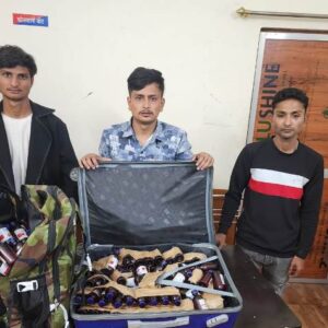 एक्सप्रेस-वे पर नशे का खेल : अंतर्राज्यीय गिरोह का पर्दाफाश, 1 लाख की नशीली सिरप के साथ 3 आरोपी गिरफ्तार