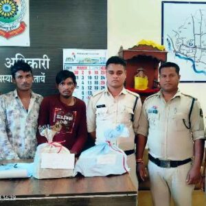 बिलासपुर में नशे के सौदागरों पर पुलिस का शिकंजा : सरकंडा थाना क्षेत्र से अवैध नशीली दवाओं के साथ पकड़े गए आरोपी, खेल परिसर बना नशे का अड्डा,120 टेबलेट और 200 इंजेक्शन के साथ दो आरोपी युवक गिरफ्तार, न्यायालय में किया गया पेश.
