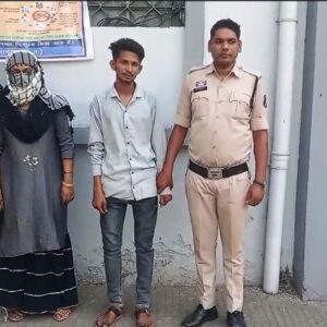 घुसपैठ की नई साजिश नाकाम : छत्तीसगढ़ में सुरक्षा एजेंसियों की बड़ी सफलता, रायगढ़ में पकड़े गए फर्जी दस्तावेजों के साथ दो पाकिस्तानी नागरिक, गिरफ्तार कर भेजा गया न्यायिक अभिरक्षा में.