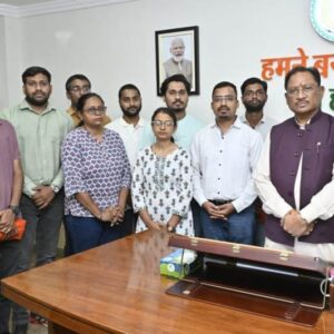 मुख्यमंत्री विष्णु देव साय से सौजन्य मुलाकात के बाद बीएड प्रशिक्षित बर्खास्त सहायक शिक्षकों ने आंदोलन समाप्ति की घोषणा की