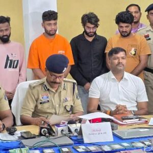 KABooK पैनल क्रमांक 108 एवं 10 पर दिल्ली के द्वारका में रायपुर पुलिस की रेड, 01 अंतर्राज्यीय सहित कुल 06 सटोरिये गिरफ्तार