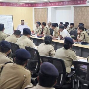 रायपुर पुलिस महानिरीक्षक ने अधिकारियों को दिए स्पष्ट निर्देश, अपराध मामलों का शीघ्र निराकरण और यातायात व्यवस्था में सुधार के उपायों पर की चर्चा