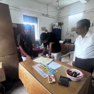 जशपुर : शासकीय कार्यालयों का औचक निरीक्षण कर अनुपस्थित कर्मचारियों पर की जा रही है कार्यवाही