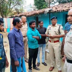 सूरजपुर पुलिस की सघन जांच : सूरजपुर में बाहरी तत्वों पर पुलिस की बड़ी निगरानी, अवैध प्रवासियों के खिलाफ चला चेकिंग ऑपरेशन, नहीं मिली कोई अनियमितता.