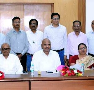 छत्तीसगढ़ पावर कंपनी से 9 अनुभवी अधिकारी सेवानिवृत्त, पॉवर ट्रांसमिशन में लगे अनुभवी स्तंभों की सेवानिवृत्ति, अनुभव की पूंजी से हुई विदाई, मनोठिया ने जताई चिंता.