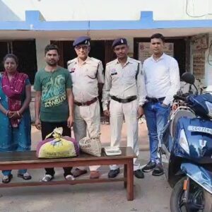 ड्रग्स माफियाओं की नींद उड़ाने वाली कार्रवाई : दुर्ग पुलिस ने गांजा गैंग पर कसा शिकंजा, 4.732 किलो गांजा के साथ स्कूटी और तराजू जब्त, दो आरोपी गिरफ्तार, भेजे गए जेल.