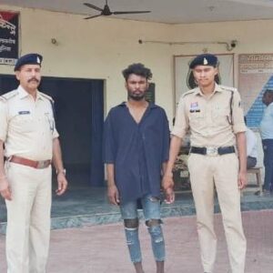 जशपुर : शादी से बौखलाया एकतरफा प्रेमी, नई नवेली दुल्हन पर चाकू से जानलेवा हमला कर भागा, रायगढ़ से हुआ गिरफ्तार